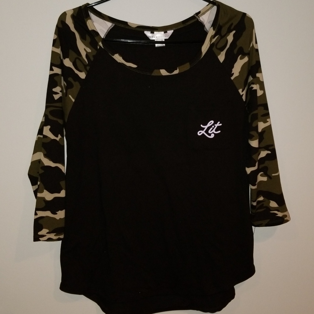 Quarter sleeve shirt